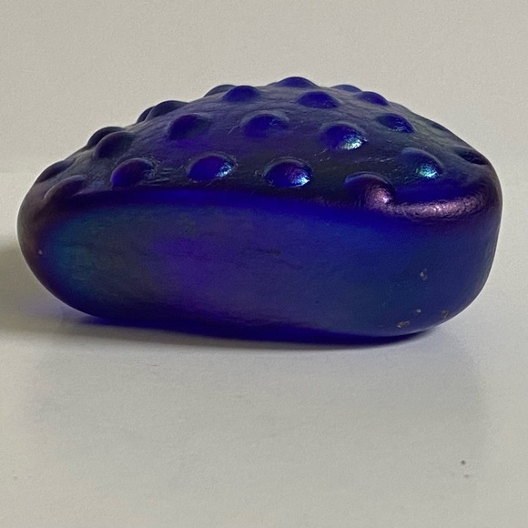 Robert Held Art Glass Heart Iridescent Paperweight 2.5” Blue Mint condition EUC - Picture 10 of 12